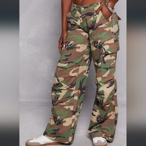 "NWT" Camo Wide Leg Cargo Pants